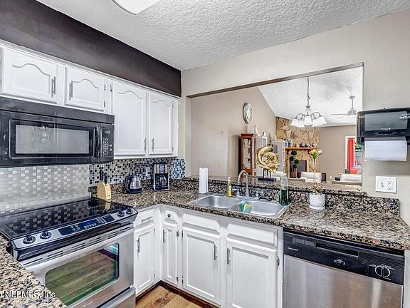 5th image of 2120 DERRINGER Circle W