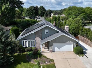 1706 Haymarket Rd, Waukesha, WI 53189