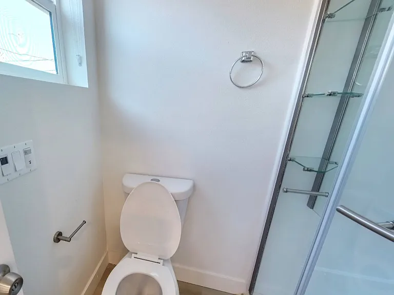 1224 W 37th Pl — Photo 91