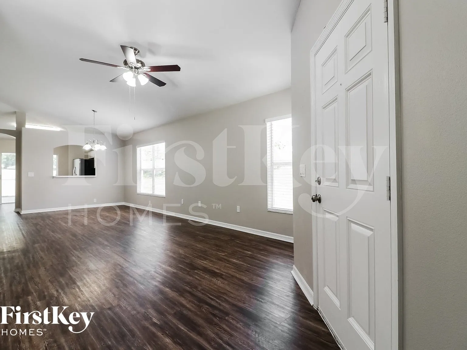 3 bed, 2.0 bath, 1280 sqft, $2,325 — Photo 3
