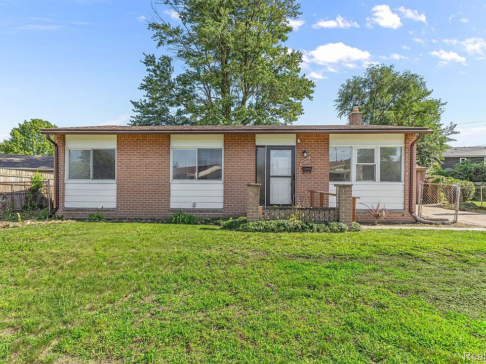 1st image of 32721 James St