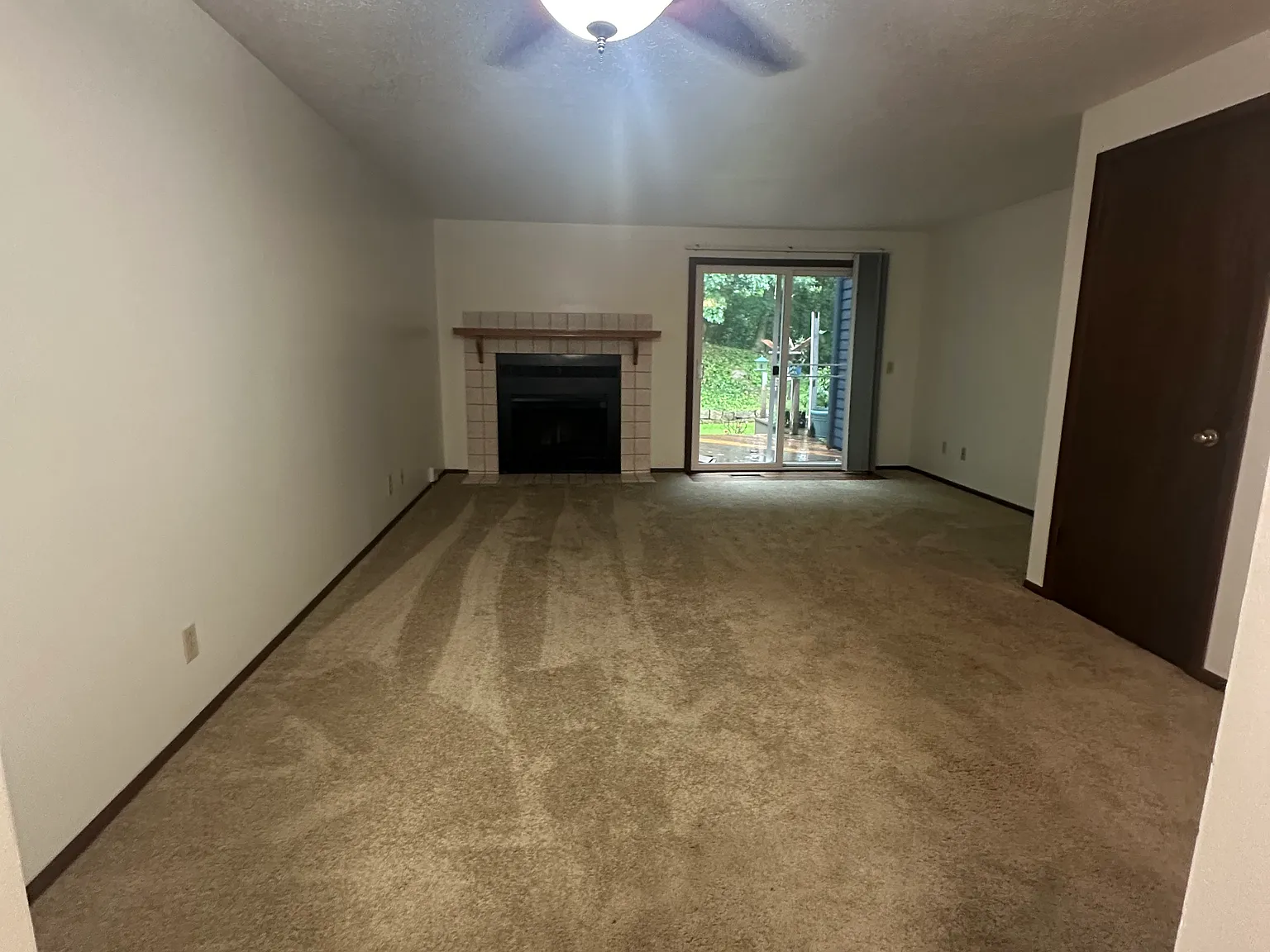 2 bed, 1.5 bath, 1100 sqft, $1,295 — Photo 4