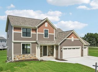 675 Mary WAY, Slinger, WI 53086