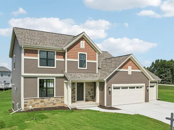 675 Mary WAY, Slinger, WI 53086