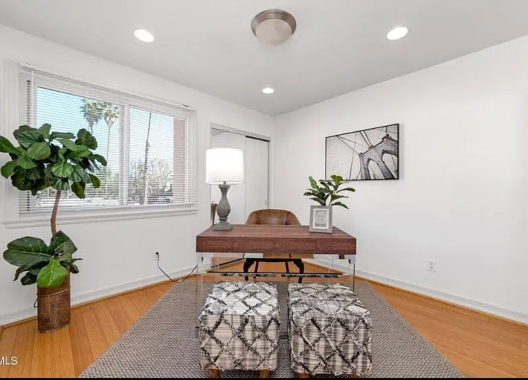 272 N Chester Ave #105 — Photo 19
