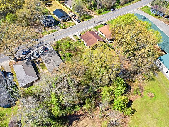 2nd image of 409 Nixon Ave SW