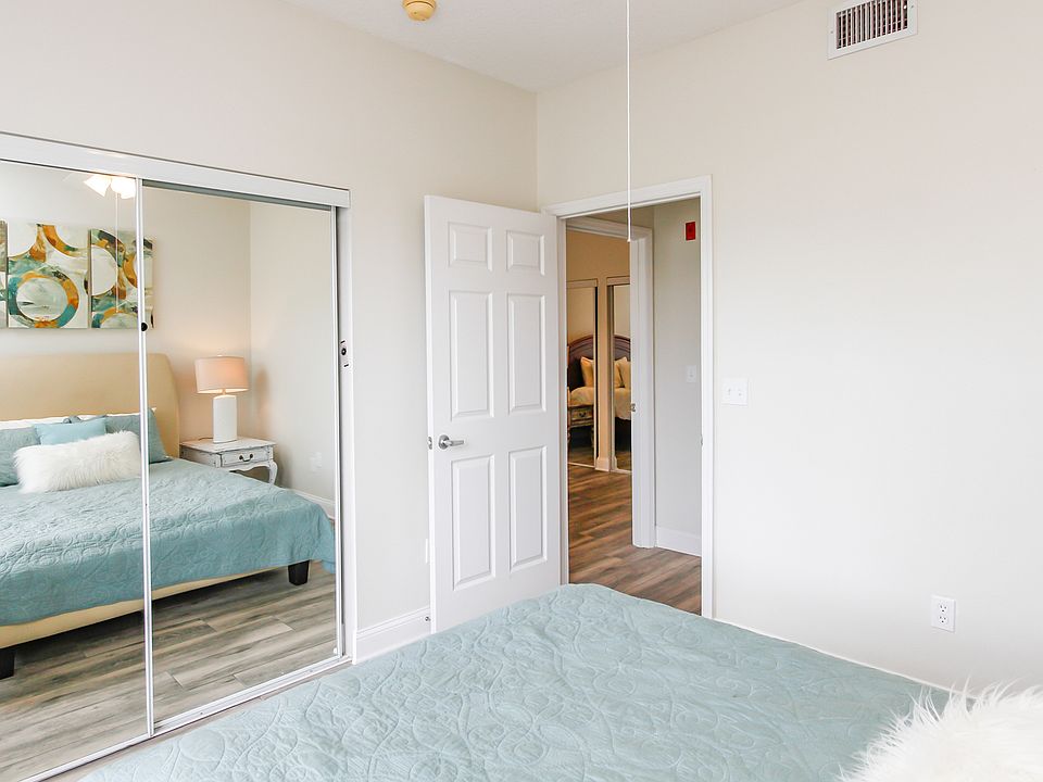 1st image of 23111 Harbour Vista Cir