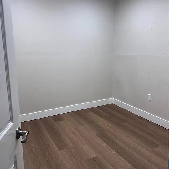 1204 W Alsobrook St — Photo 6