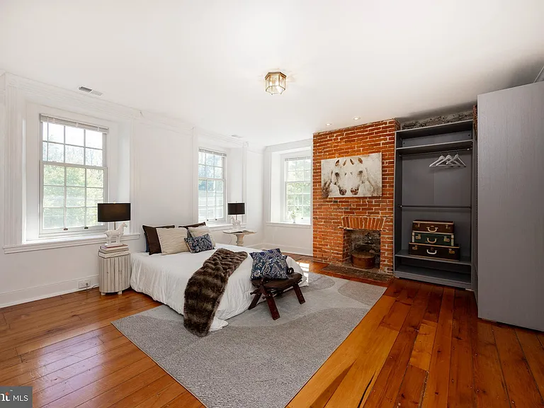 609 W Lincoln Hwy — Photo 18