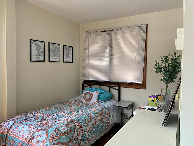 907 Beacon St #4 — Photo 10