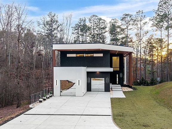 5th image of 1736 Cox Rd