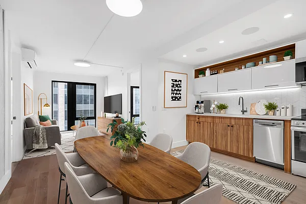 Rented by Bohemia Realty Group | media 37