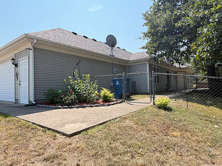 1810 W Marigold Dr — Photo 26