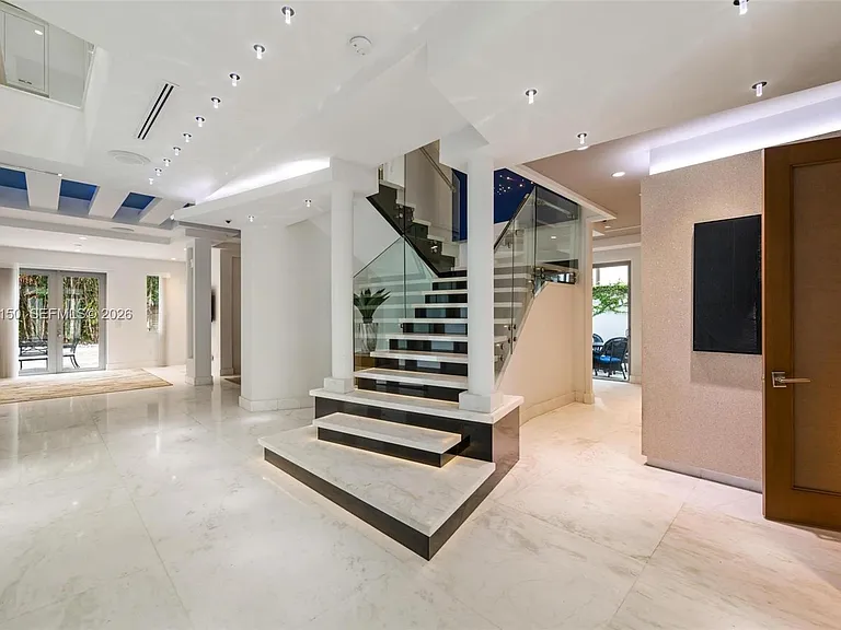 3917 S Le Jeune Rd — Photo 10