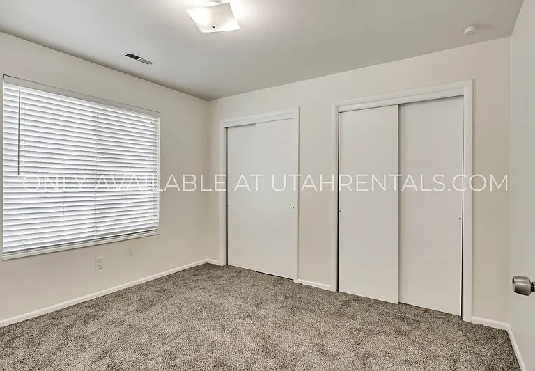 255 E Center St #10 — Photo 4