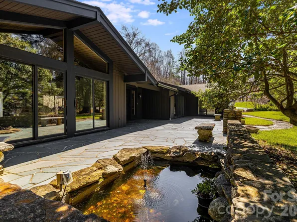 254 Orchard Cir, Laurel Park, NC 28739