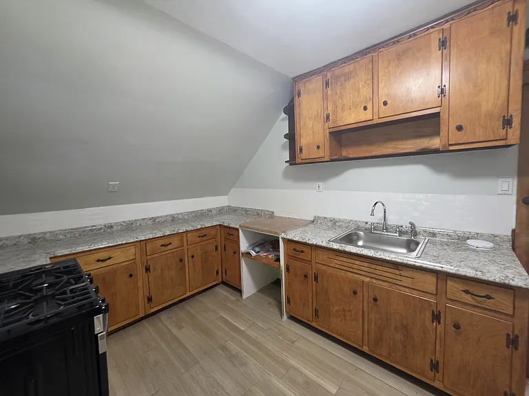 81 Waring Pl #3 — Photo 5