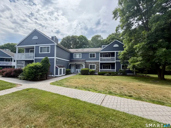 210 Windgate Circle #A, Monroe, CT 06468