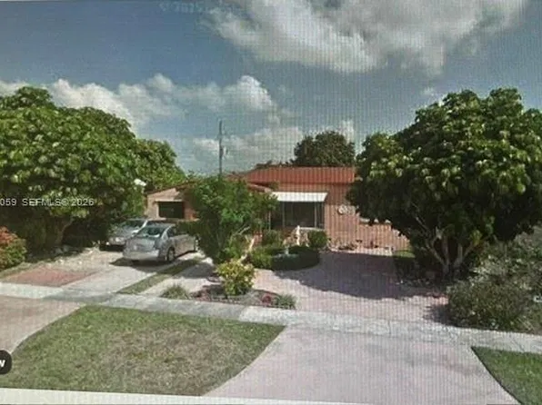 275 W 61st St, Hialeah, FL 33012