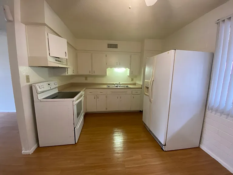 1827 W Tuckey Ln #3 — Photo 2