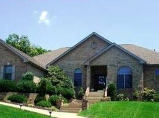 136 Maple Ln, Mcmurray, PA 15317