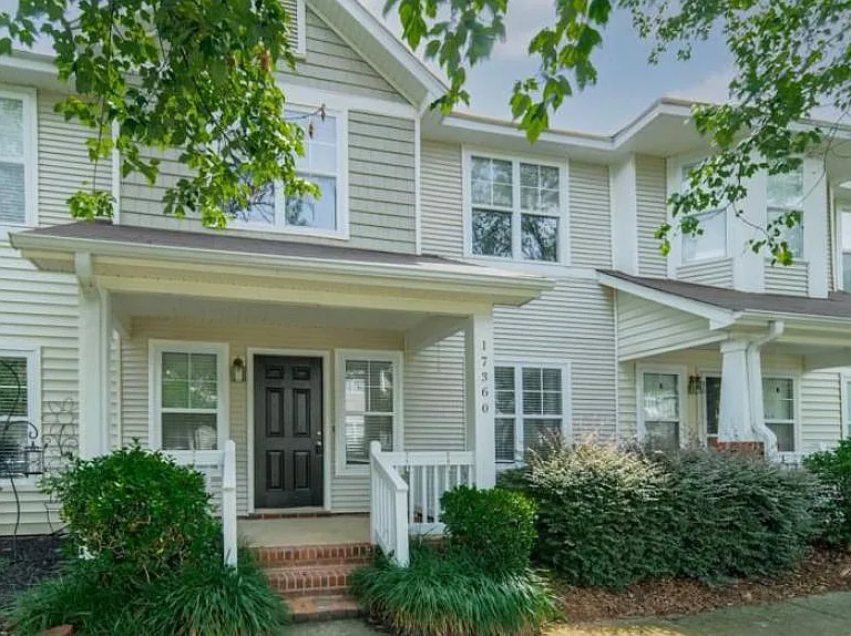 17360 Villanova Rd — Photo 2