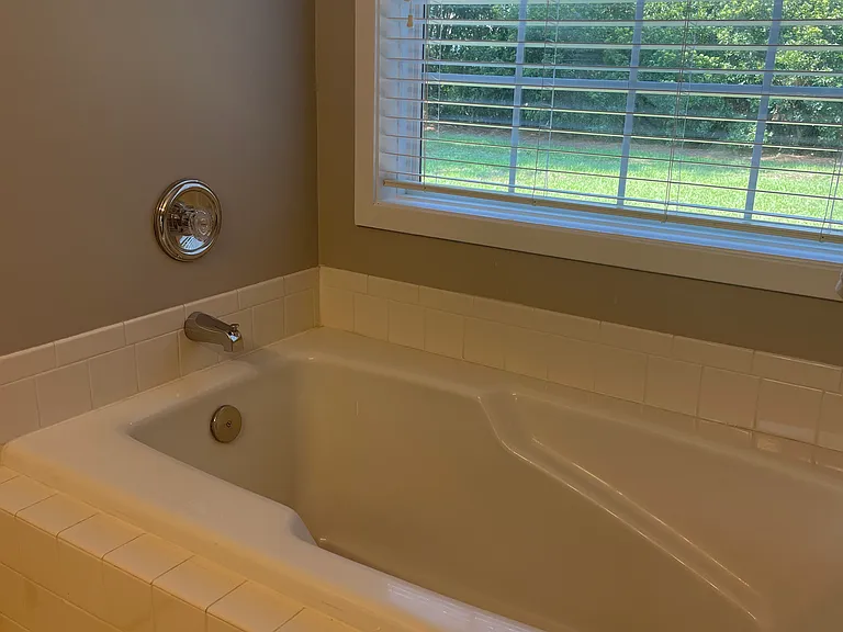 410 Mosswood Ct — Photo 18