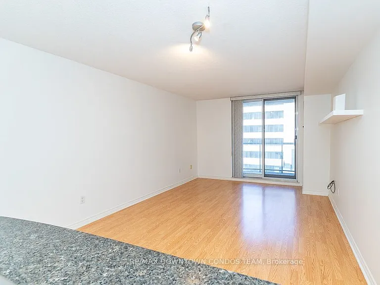 801 Bay St #611 — Photo 20