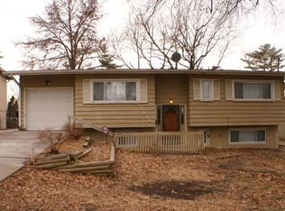 3619 SW Twilight Dr, Topeka, KS 66614