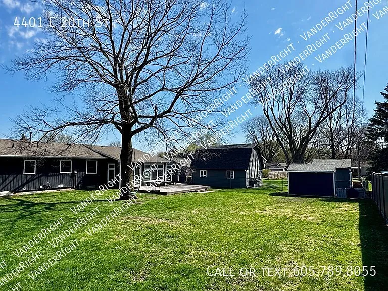 4401 E 20th St — Photo 33