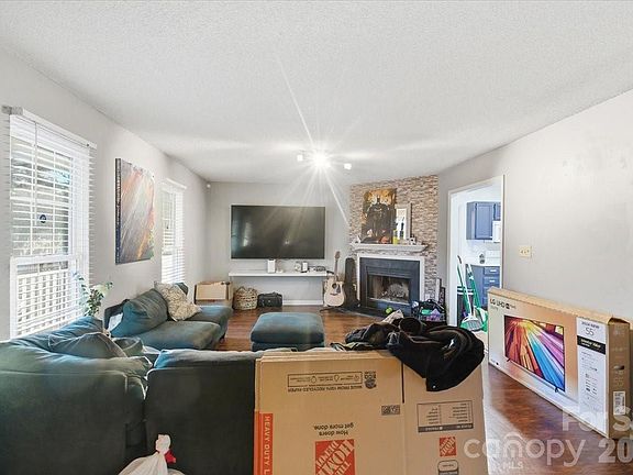 4th image of 15927 Lawyers Rd