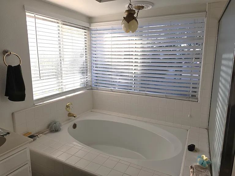 Northbrook Dr — Photo 12