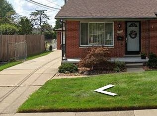30901 Manhattan St, Saint Clair Shores, MI