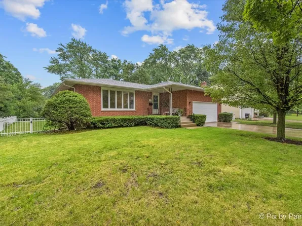 628 Katherine St, St Charles, IL 60174