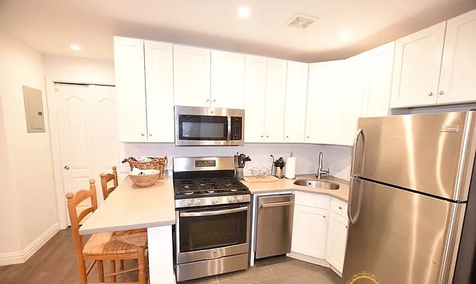 Rented by CNYC Apartments | media 11