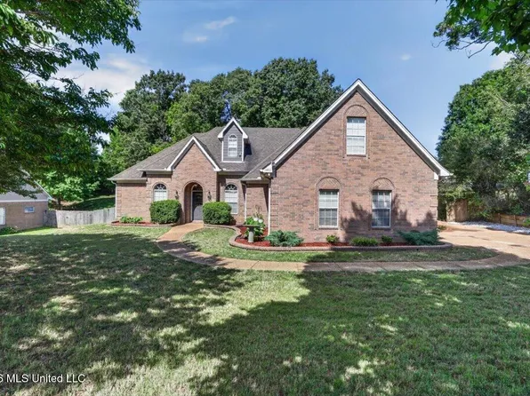 1461 Dogwood Hollow Dr, Nesbit, MS 38651