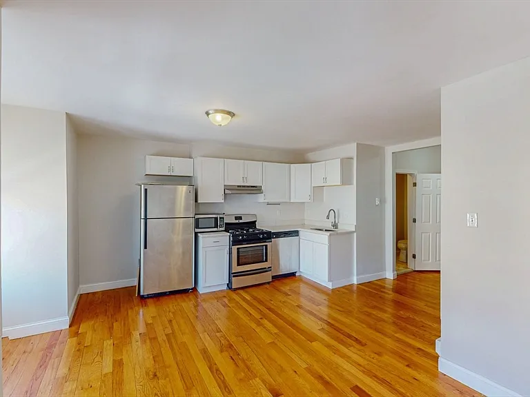 67 Marion St #3 — Photo 2