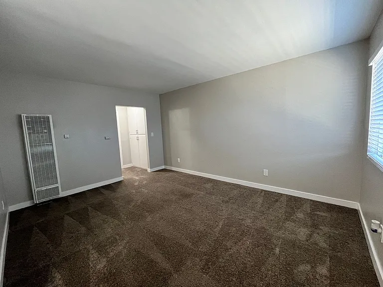 0033 BERRO ASSETS BUILDING — Photo 5