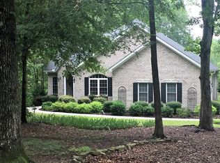 224 Pucketts Pointe Rd, Greenwood, SC 29649