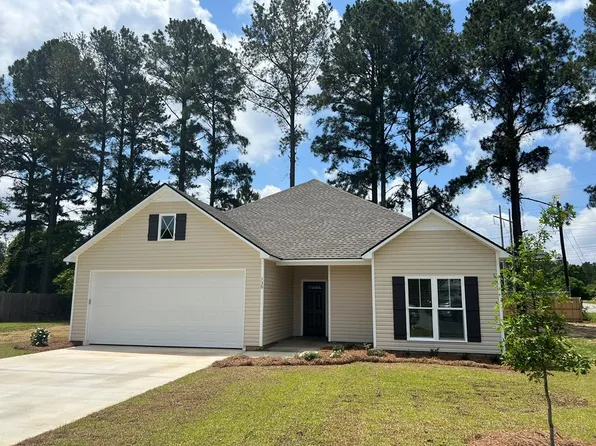 130 Pinewood Dr, Tifton, GA 31793