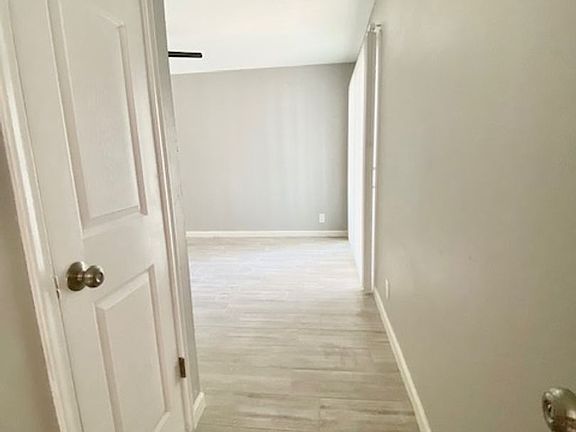 5th image of 9836 N Central Ave #9838B