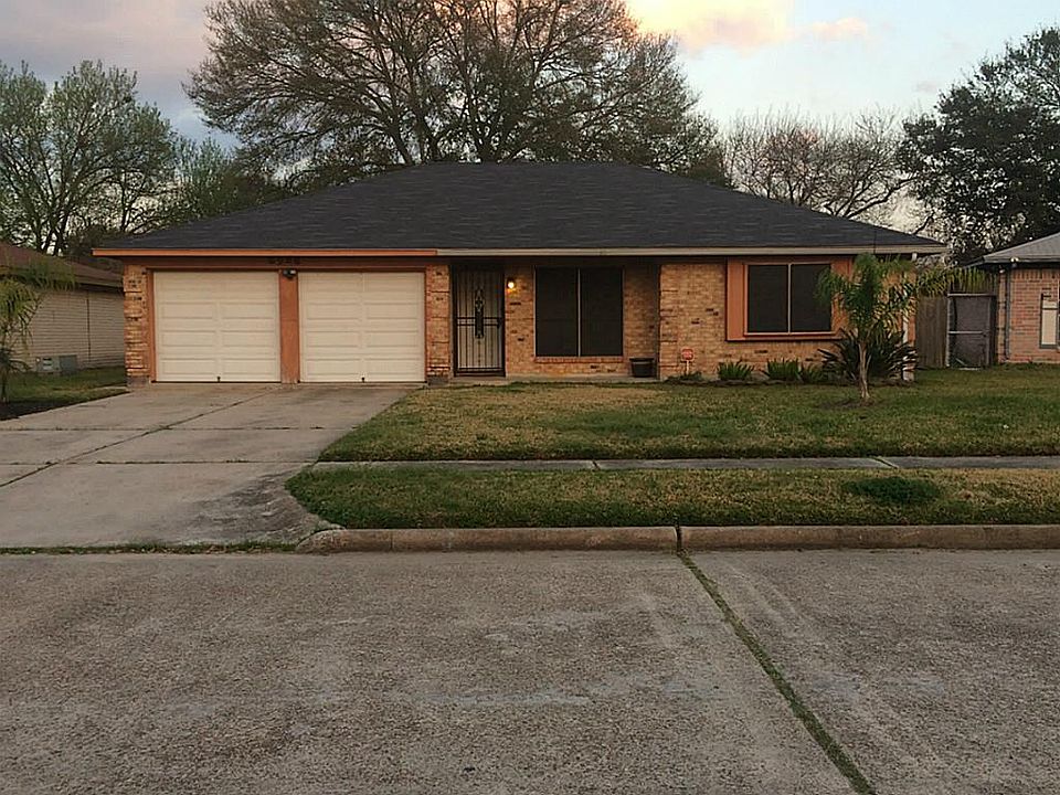 1st image of 8926 Deer Trail Dr