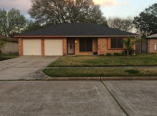 8926 Deer Trail Dr, Houston, TX 77088