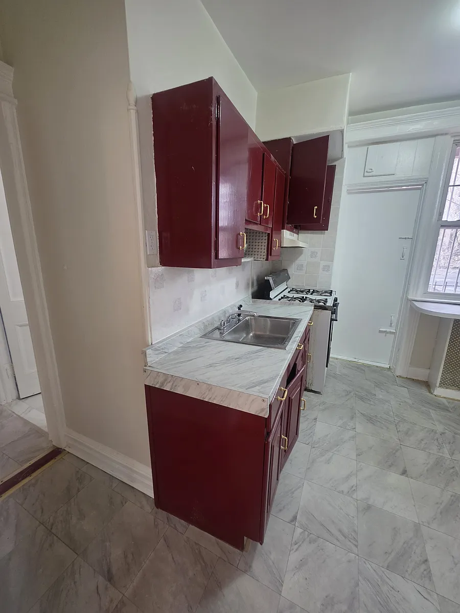 Building Photo - 8814 162nd St #2