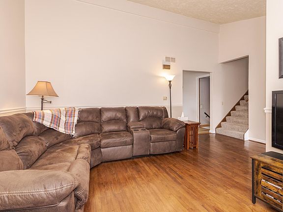 5th image of 1409 Hanson Dr