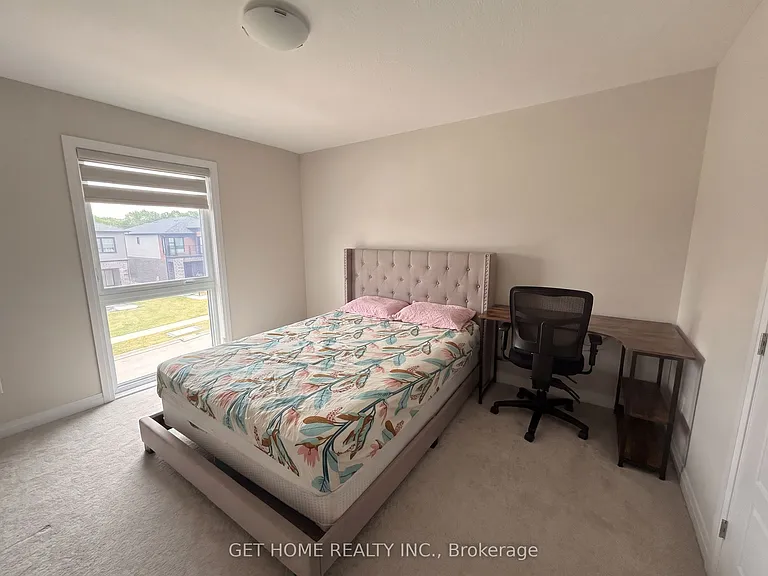 696 Benninger Dr — Photo 7