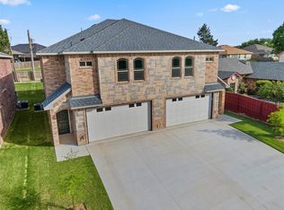 1331 Lakecrest St, Grand Prairie, TX 75051