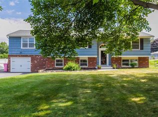 264 Arcadia Pkwy, Rochester, NY 14612