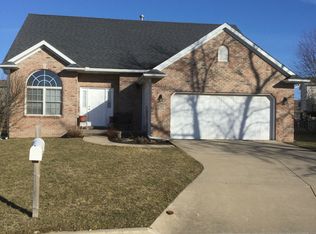 1302 Shannon Rd, Normal, IL 61761