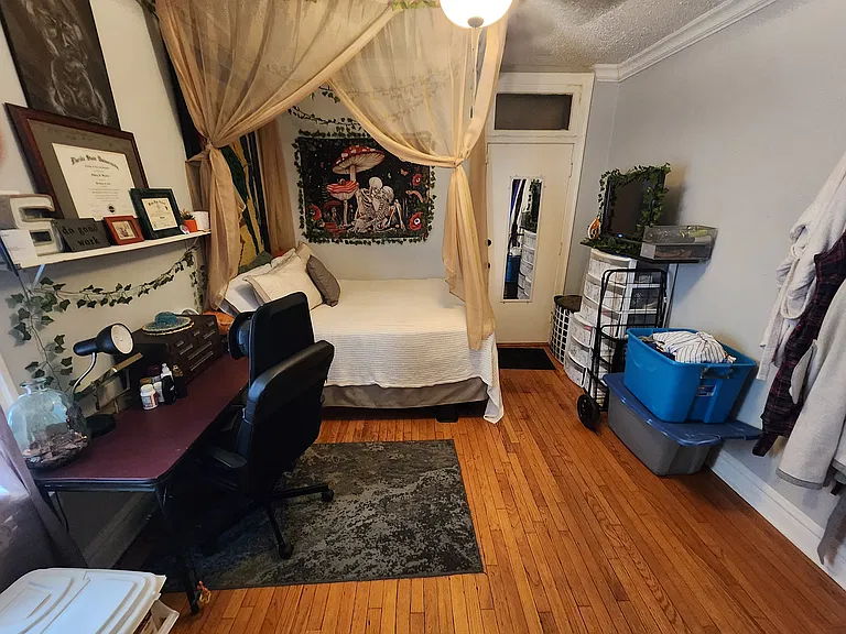 7831 S Essex Ave #3R — Photo 9